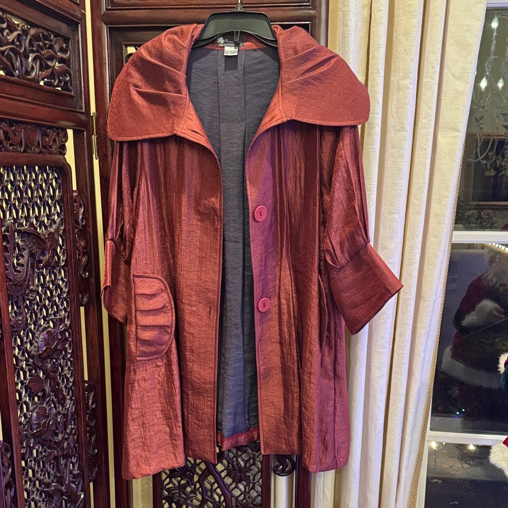 Shimmering Burgundy 3/4  lightweight Jacket- Size M